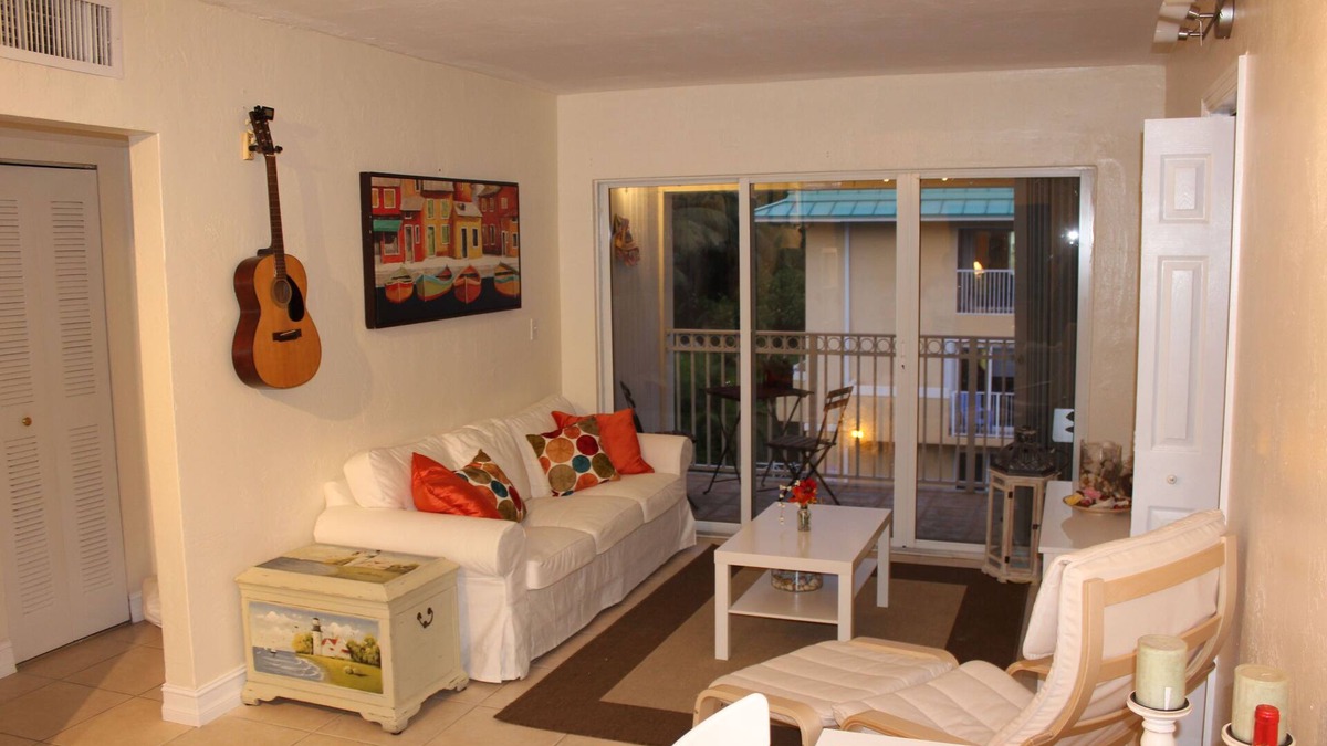 Key Biscayne Condo | Awesome & Relaxing 2Bdr/1bthr. Great Location & Value.
