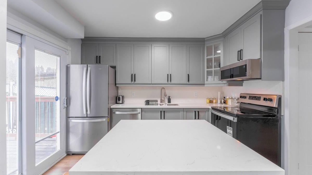 Halton Regional Municipality House | Awesome & Stylish 4BR House ~ Comfort ~ Milton