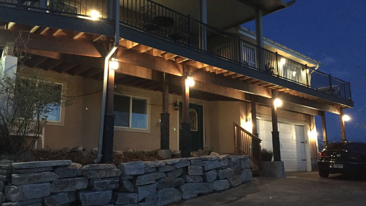 Northridge House | awesome valley views, with all your home needs plus the “little extras”