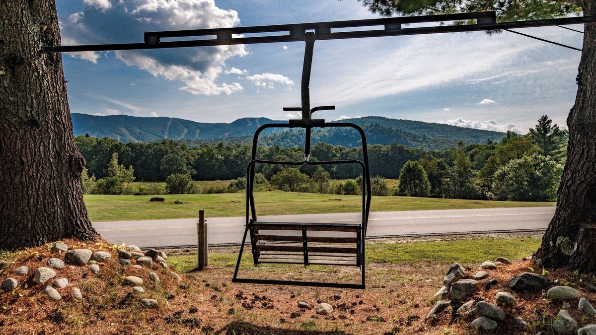 Sunday River Area Cabin | Awesome Views! 3 minute drive to the Sunday River liftsnSleeps 8
