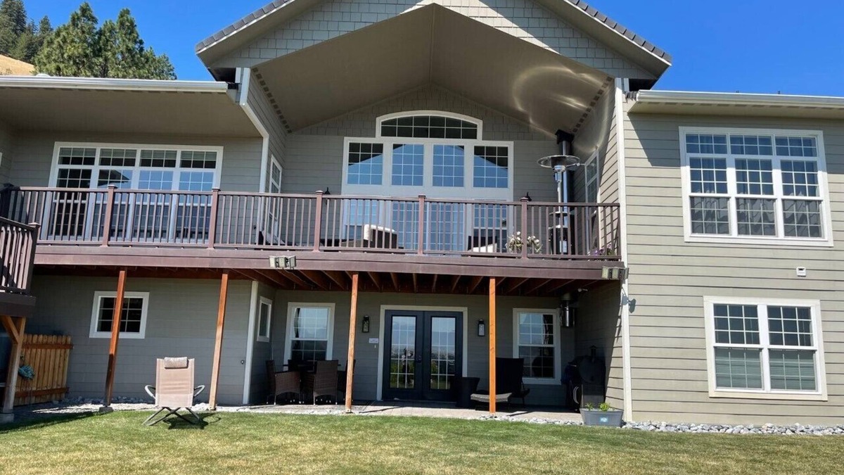 La Grande House | Awesome Views, Brand New Luxury