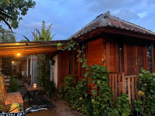 Mendoyo House | Ayolah surf House &Surf Camp