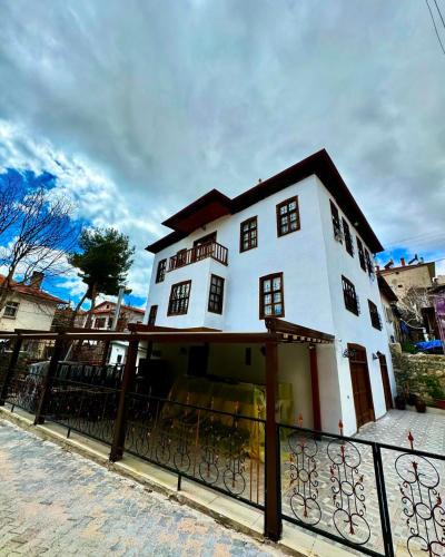 Karaman Hotel | Ayten Hanım Konağı