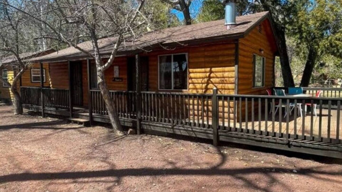 Pinetop-Lakeside Cabin | AZ Lakefront Paradise with Fireplace- Aspens Cabin