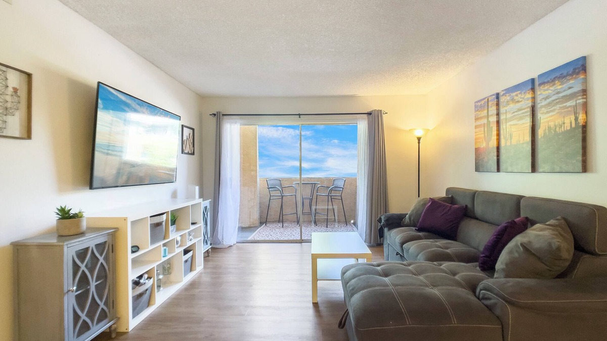 Tempe Condo | AZ Sunset-PRIME location-Tempe-Mesa-Phoenix-Close to Freeways- King Bed!