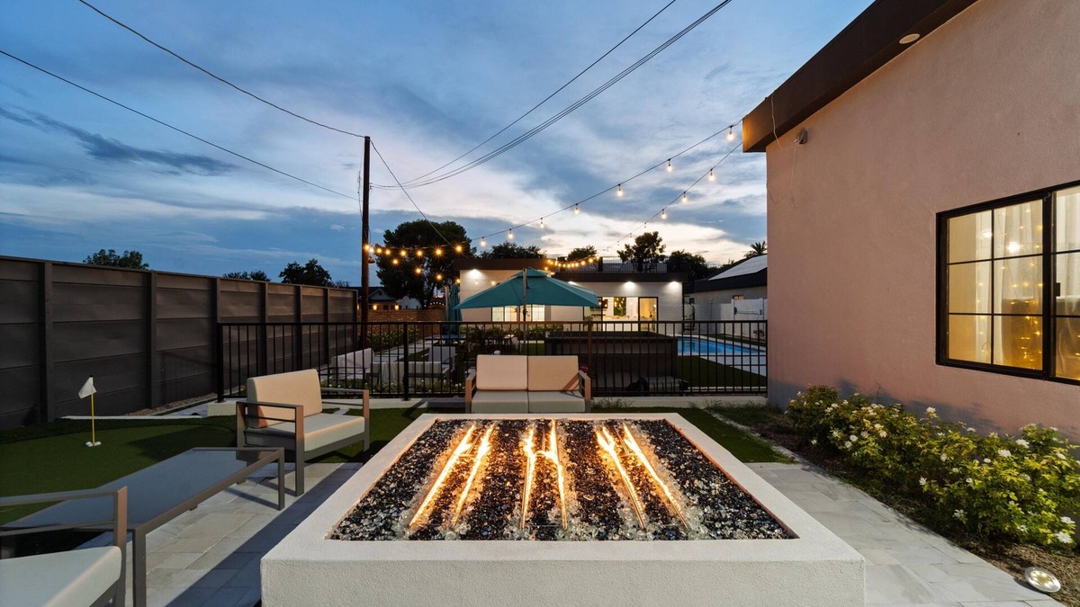 Arcadia Lite House | AZ5C Destinations Climate House by HomeSlice Stays