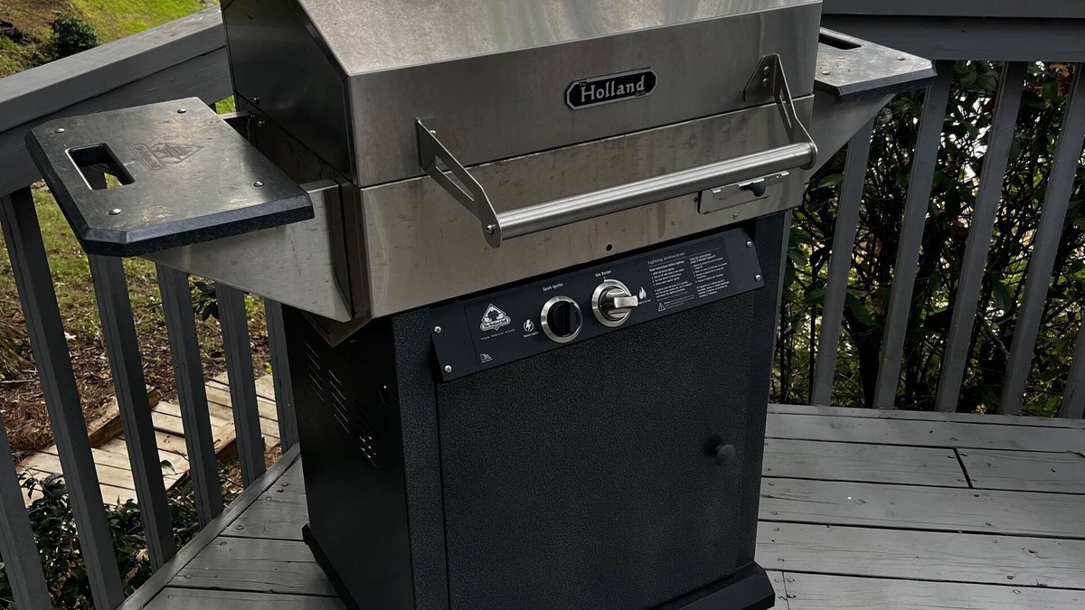 Mayhew Cottage | Azalea Cottage 1Br/1Ba with spacious Deck overlooking LKN and 2 Private docks.