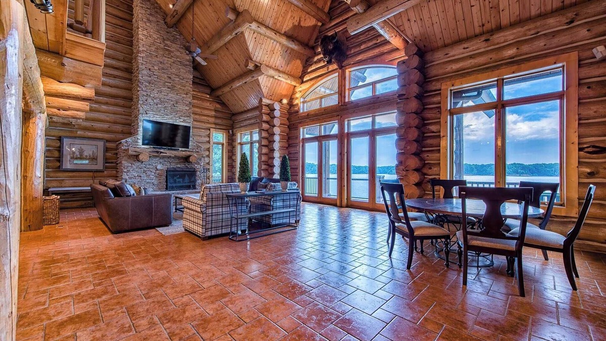 Lake Norman of Catawba Cottage | Azalea Retreat by Avantstay Sleeps 34 & Pool