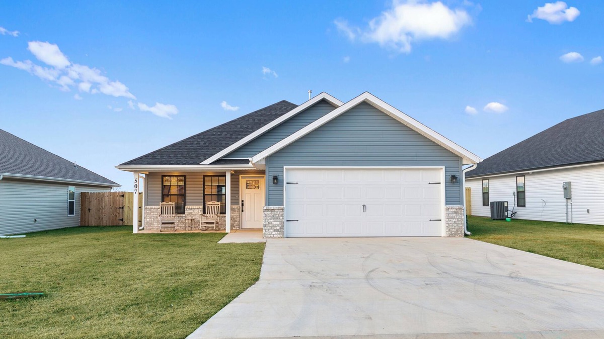 Duenweg House | Azalea Street Retreat - Family Friendly