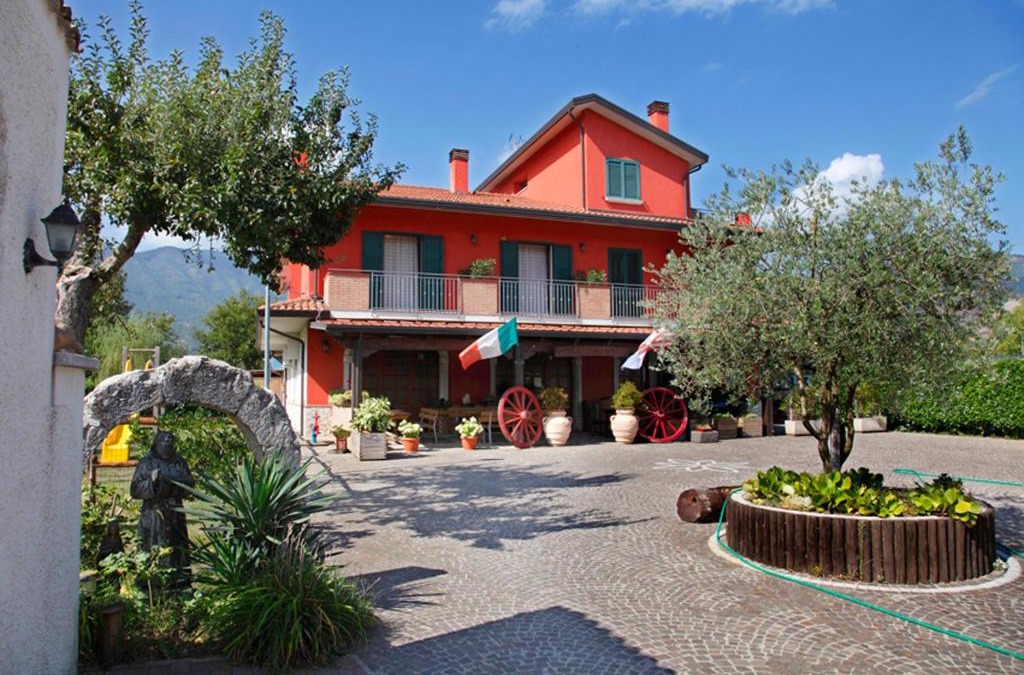 Montella House | Azienda Agrituristica Pericle