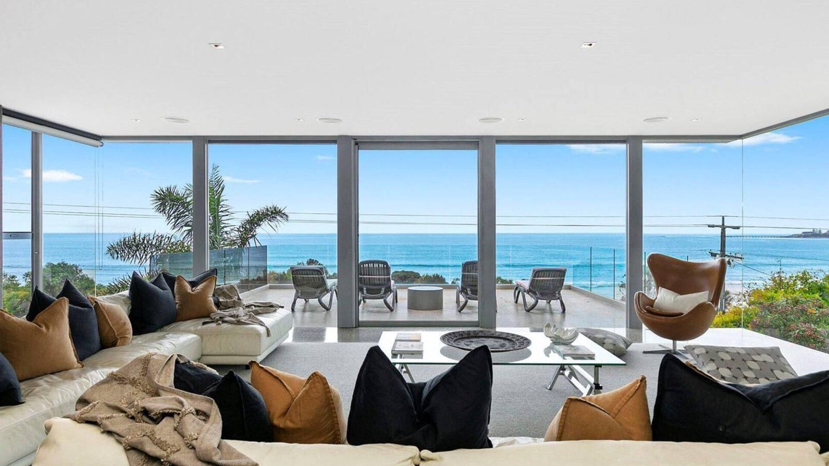 Lorne House | Azure - Absolute Beachfront Luxury, Wifi, Spa