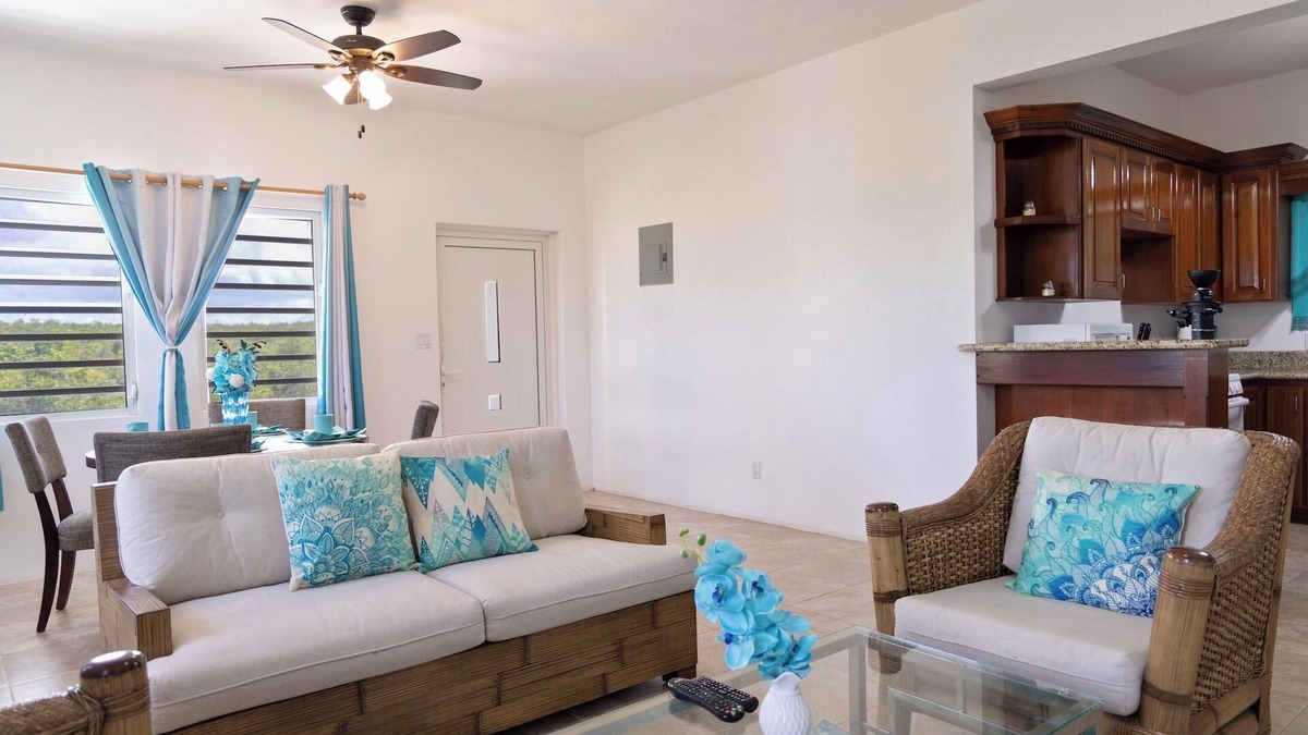 Shoal Bay Apartment | Azure at Bayview - Perfect for a guest or couple and near to Shoal Bay Beach!