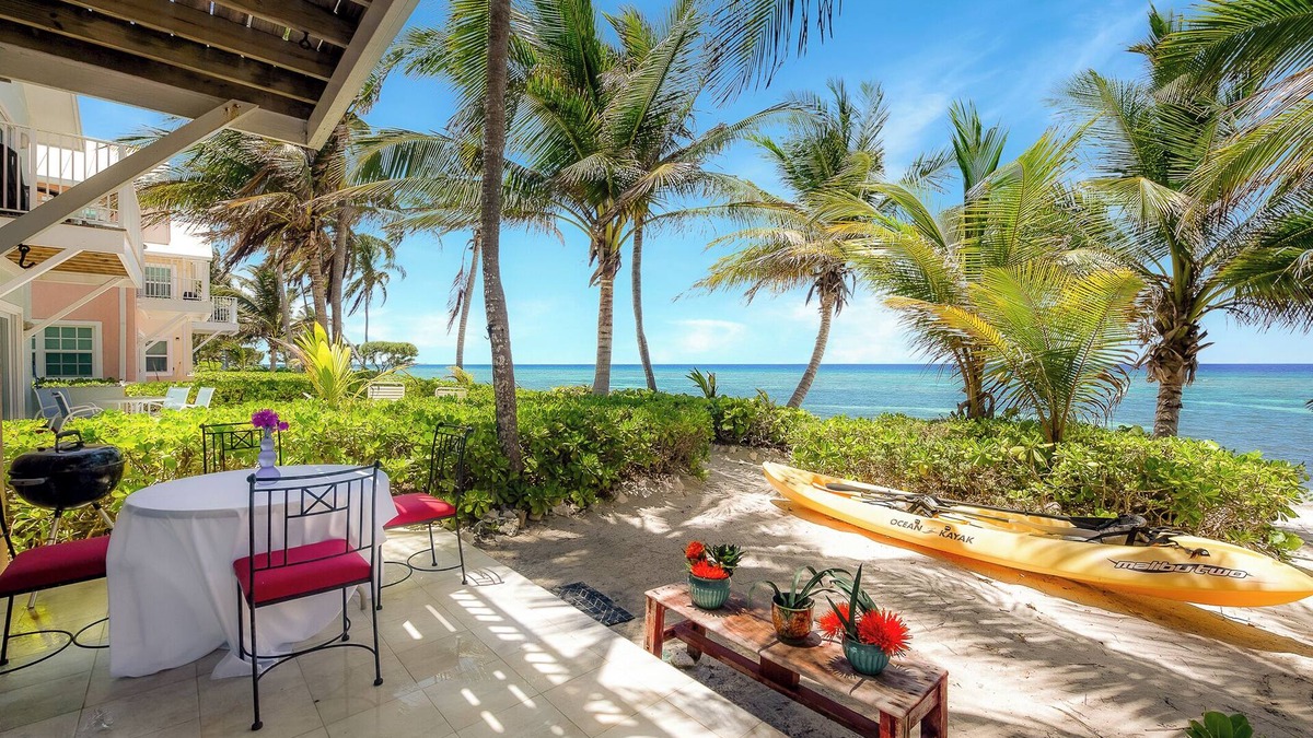 North Side House | Azure Breeze #4, Beachfront, White Sand, Bikes, Kayak, Snorkel Gear, Rum Point!