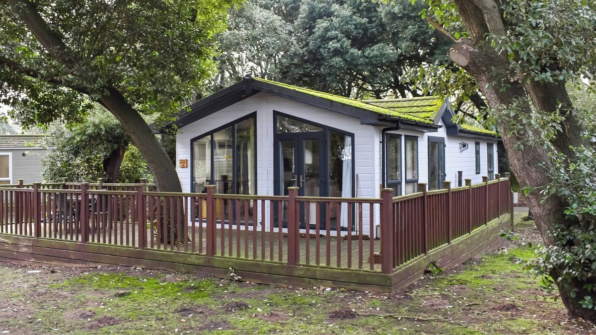 Corton Cottage | Azure Retreats - Beautiful Sea View - UK48810