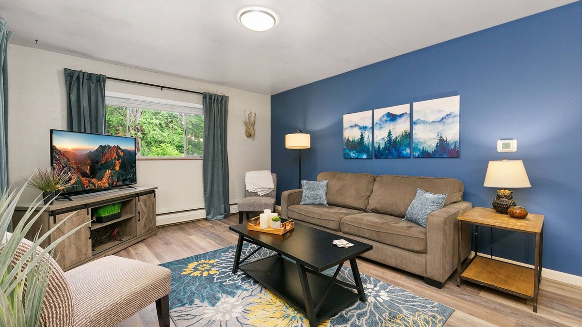 Old Town Condo | Azure Suite | Walkable Old Town Condo w/Park View