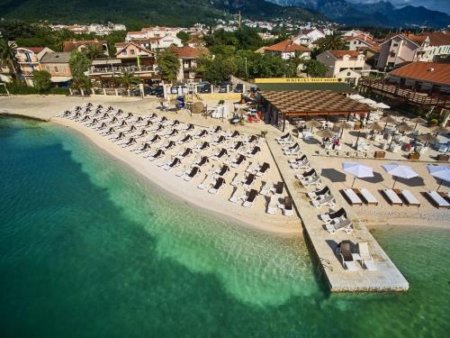 Donja Lastva Apartment | Azzuro - Cozy Studio with Balcony near Beach