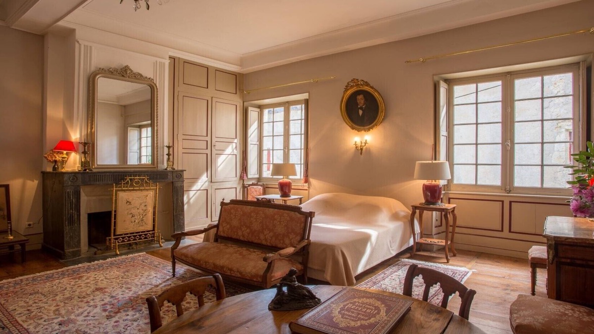 Hastingues Apartment | Béarn family suite at Château d'Estrac