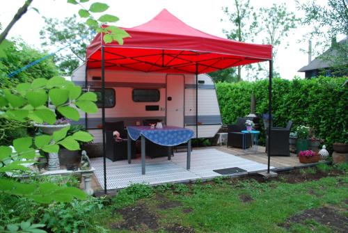 Municipality of Molenlanden Bed & Breakfast | B&B Öland Caravan "Juf Jansen"