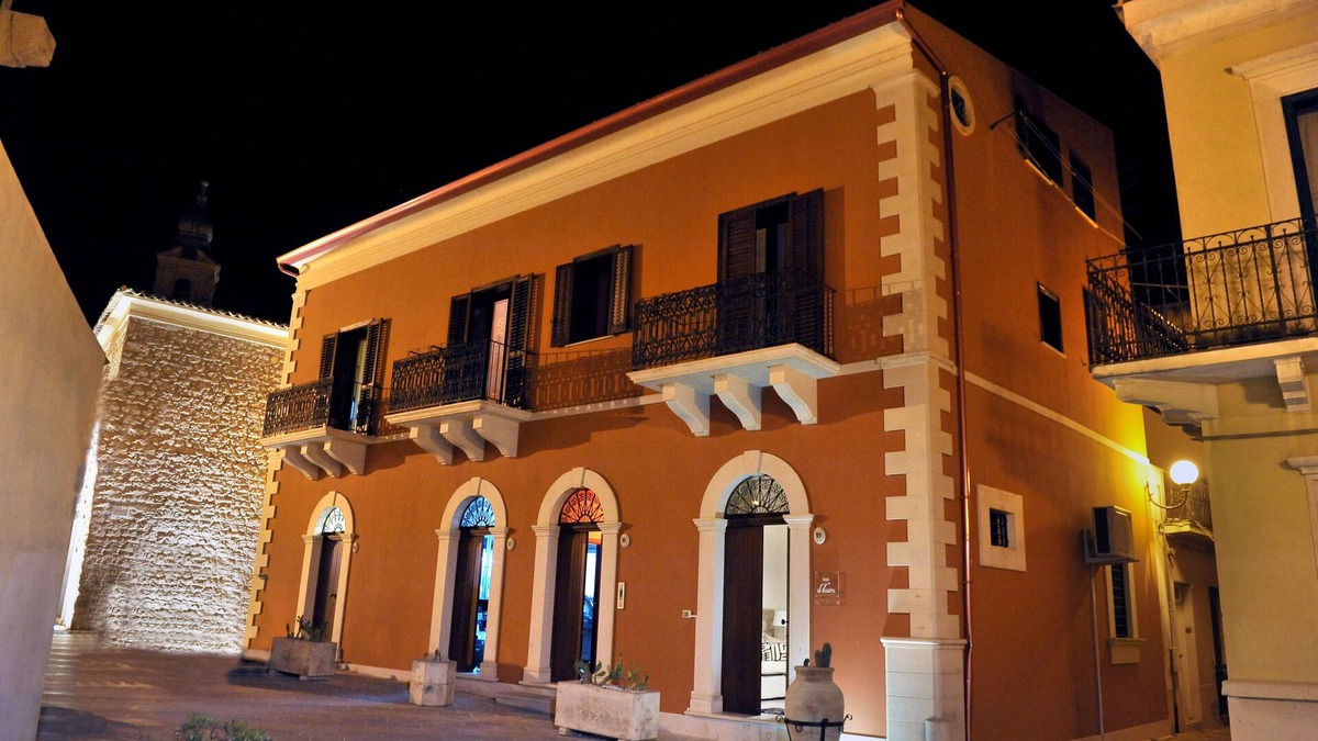 Comiso Apartment | B & B "Al Teatro" in the heart of Comiso