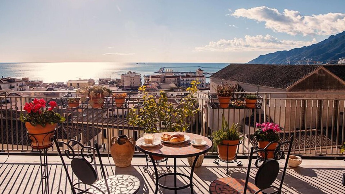 Historical Downtown Salerno Bed & Breakfast | B&b Armonia