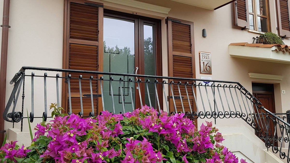 Guspini Bed & Breakfast | B&B at number 16 A PLACE TO FEEL AT HOME