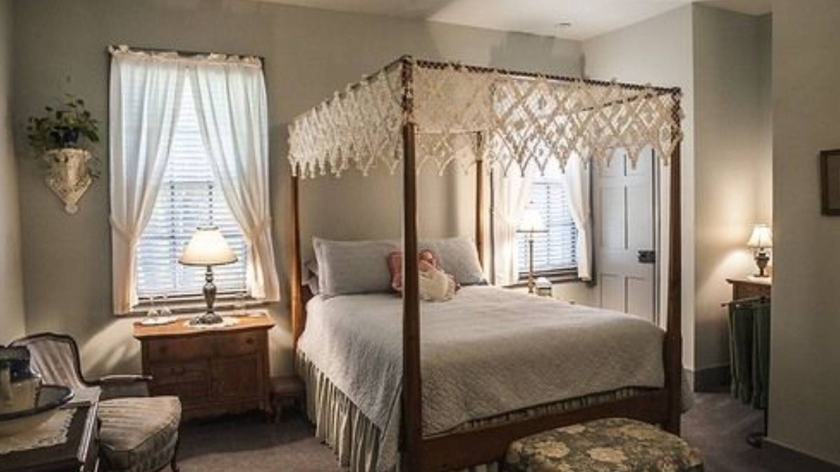 Canandaigua Bed & Breakfast | B&B at Oliver Phelps