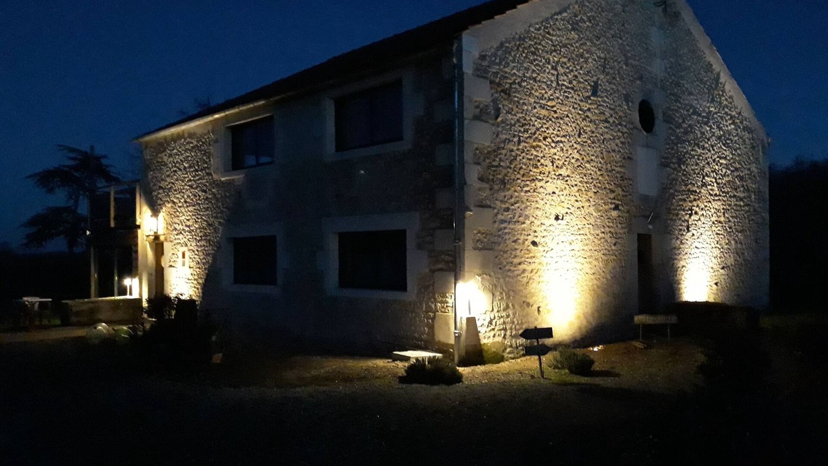 Saint-Andre-de-Lidon Bed & Breakfast | B&B avec spa La Serpauderie