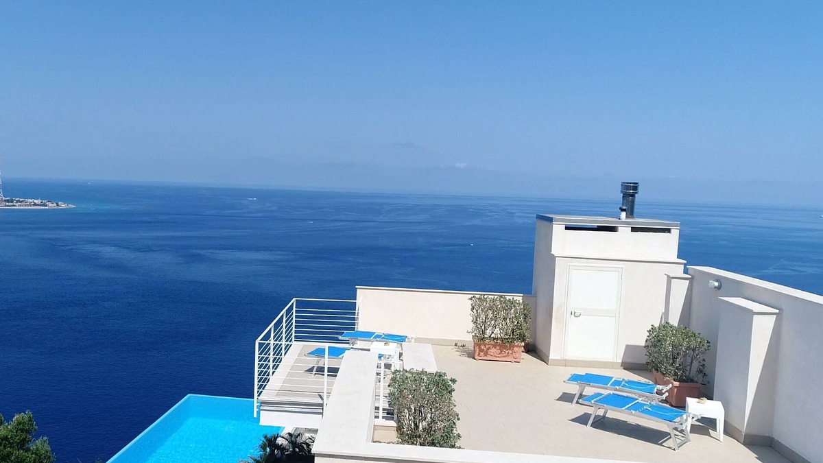 Villa San Giovanni Bed & Breakfast | B&B Blu Infinito