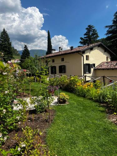 Rovereto Bed & Breakfast | B&B Ca'rina