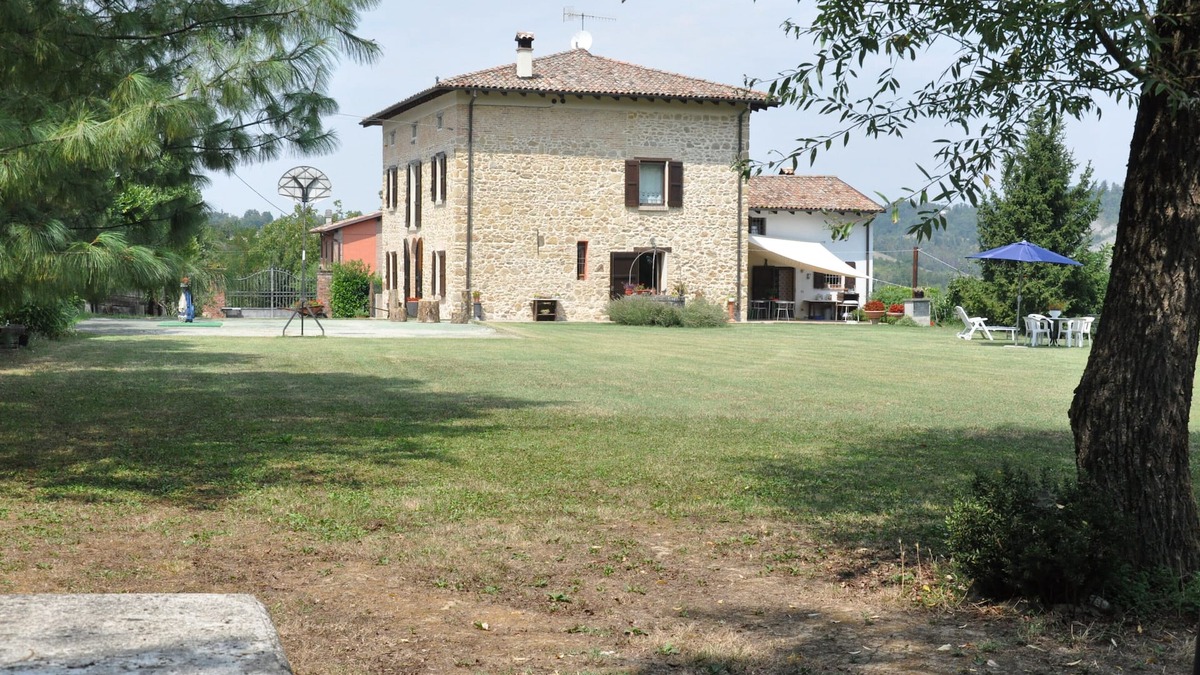 Monte San Pietro Bed & Breakfast | B&B CASA SASSOLO 1713 IN THE HILLS OF BOLOGNA
