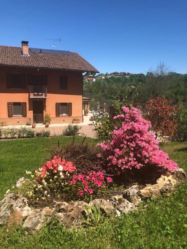 Ferrere Bed & Breakfast | B&B Castelvecchio