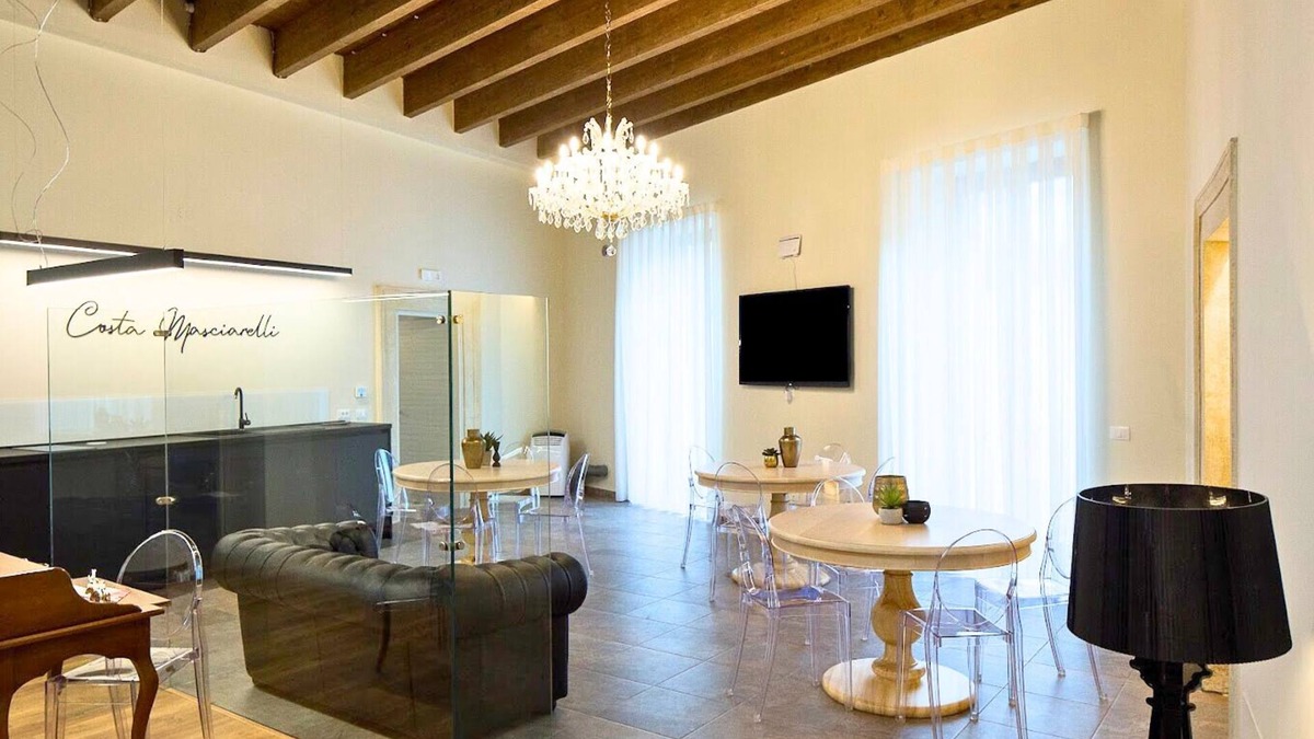 L'Aquila Bed & Breakfast | [B&B Costa Masciarelli] 3 Suites in the center of the city - Wi-Fi - A/C - View
