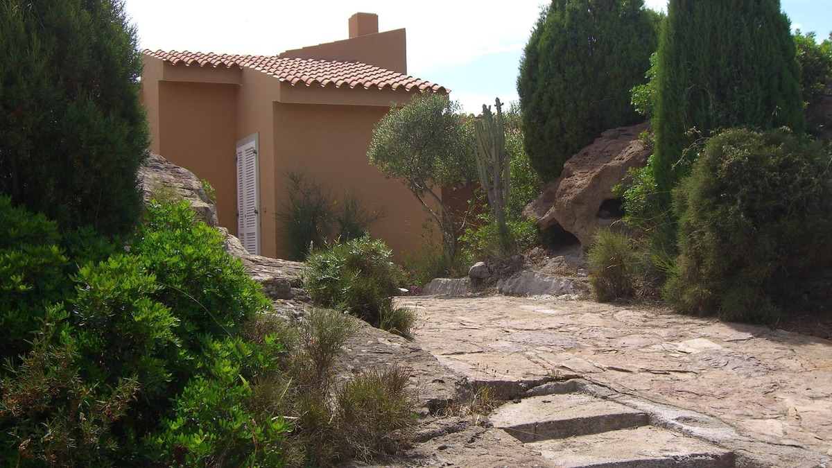 Portoscuso Bed & Breakfast | B&B Domus Oriens - independent studio apartment in villa