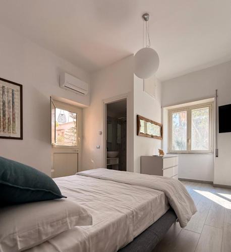 Sperlonga Bed & Breakfast | B&B Edda Maison Centralissimo sul Lungomare con Posto Auto e Giardino Privato