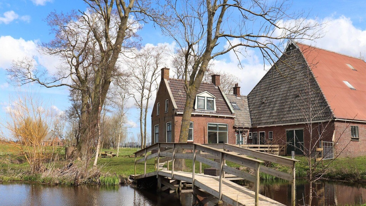Suwald House | B&B farm GRUTSK in Suwald with private harbour