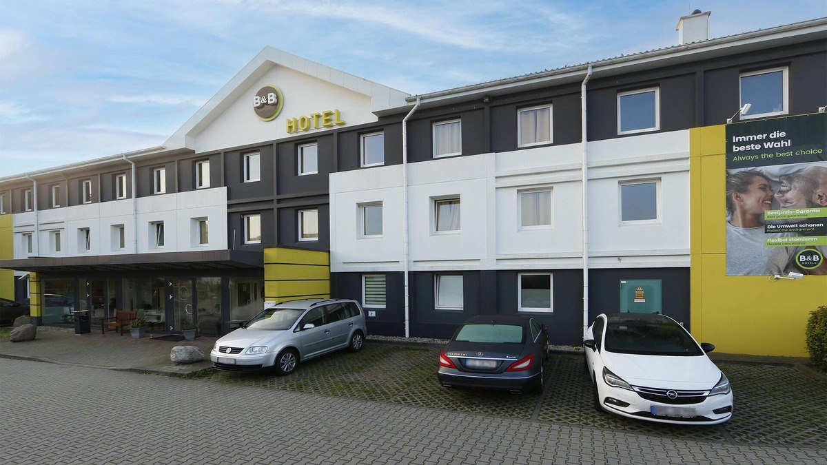 Lowenbruch Hotel | B&B HOTEL Berlin Genshagen-Süd