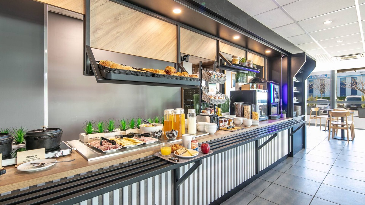 Chesnes Hotel | B&B HOTEL Lyon Aéroport St Quentin Fallavier