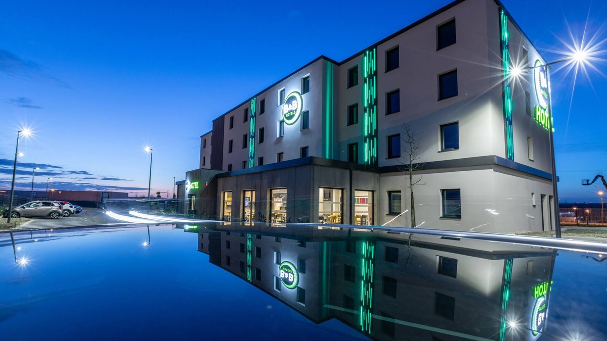 Lavau Hotel | B&B HOTEL Troyes Magasins d'usine