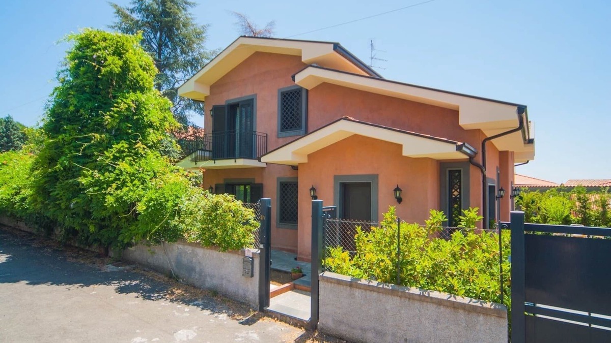 Pedara House | B&B immersed in the Green
