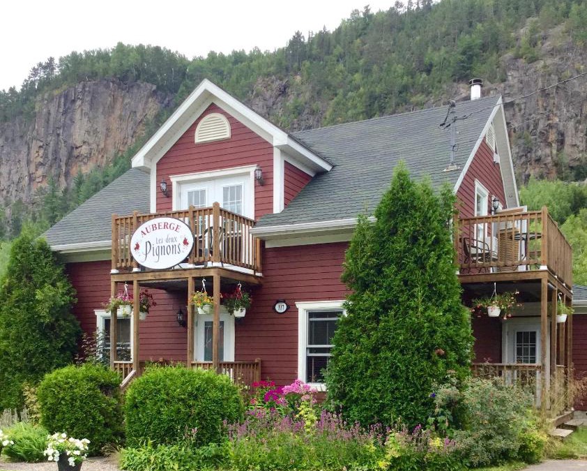 Petit-Saguenay Bed & Breakfast | B&B Les Deux Pignons