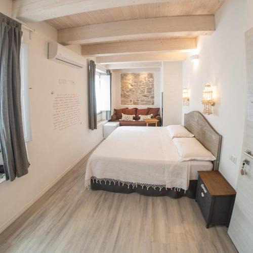 Carloforte Bed & Breakfast | B&B Terra - Stanza Poesia