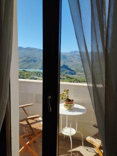 Bomba Bed & Breakfast | B&B "Za' Vittoria"#lagodibomba