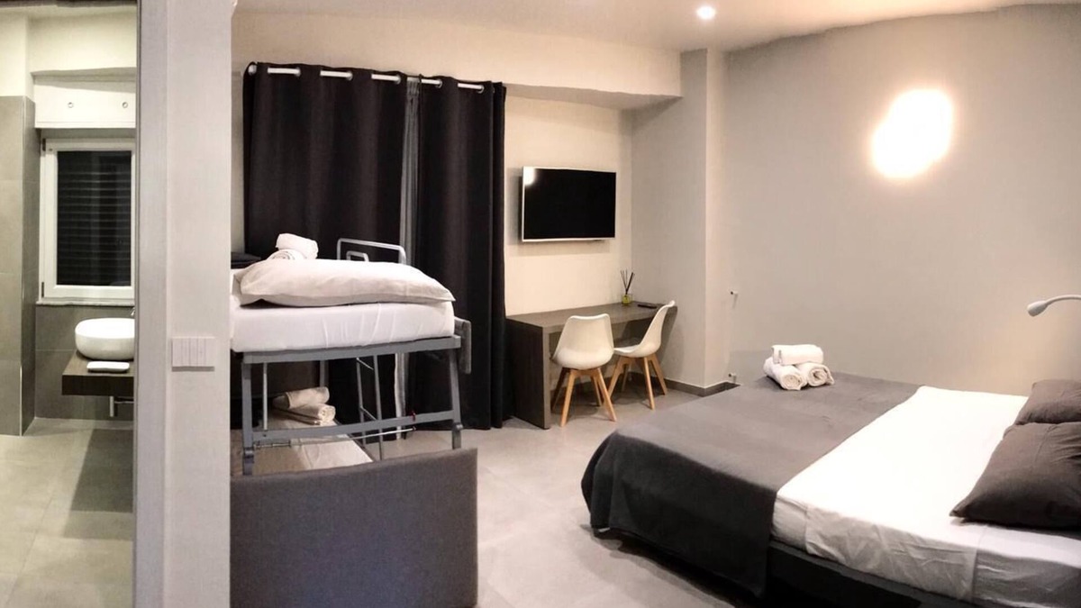 Gallico Marina Bed & Breakfast | B&Benny