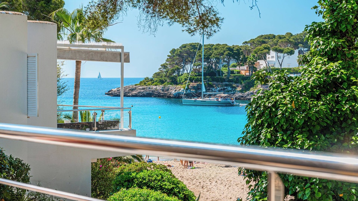 Cala d'Or Apartment | B23. Apartment with pool, AC & Wifi, very central