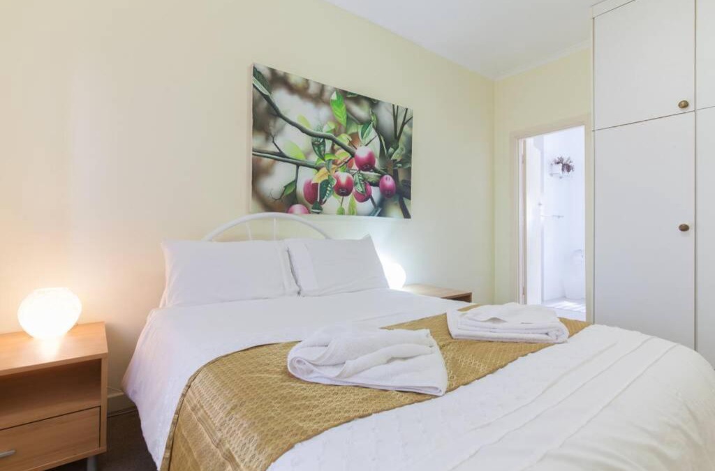 Crawley Apartment | B5 Crawley Apartment 1 BRM & Sleepout near UWA