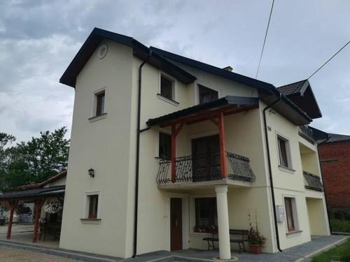Baltow House | Bałtowski Dworek Agro Pasieka