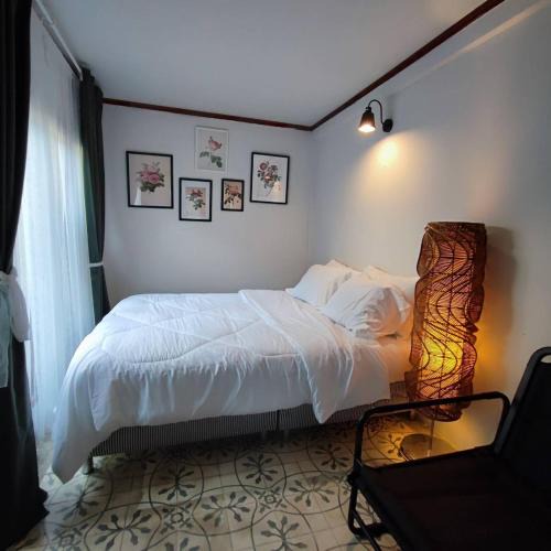 Wat Bowon Niwet House | Baan Jiam บ้านยายเจียม