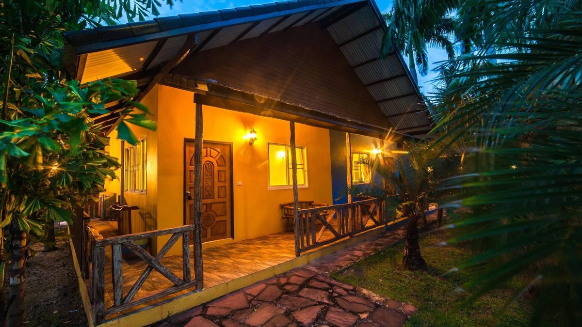Chakphong Hotel | Baanboonpetch Resort