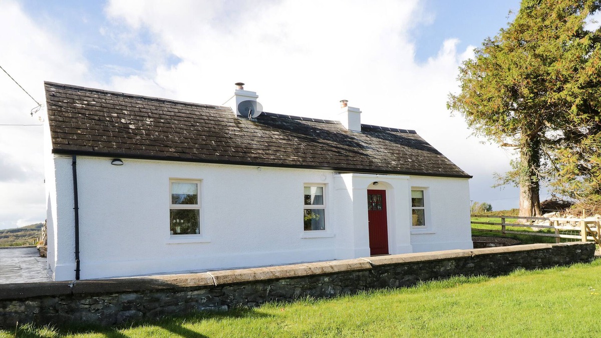 Cortober Cottage | BAB'S COTTAGE, family friendly in Leitrim, County Leitrim