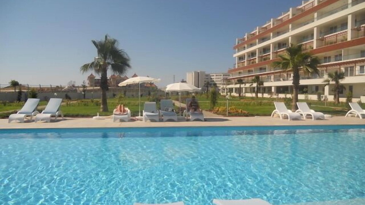 Side Apartment | Babylon Home with magnificent views close to everything including the beach